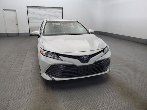Used 2018 Toyota Camry XLE image 14