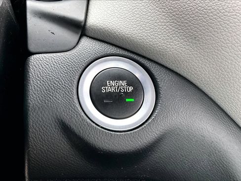 Used 2018 Chevrolet Equinox LS FWD image 36