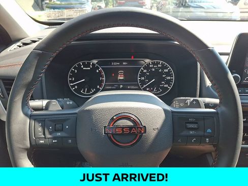 Used 2025 Nissan Rogue SV AWD/4WD image 19