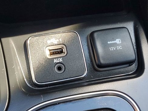 Used 2020 Jeep Cherokee Limited w/ Trailer Tow Group image 35