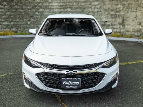 Used 2025 Chevrolet Malibu RS image 2