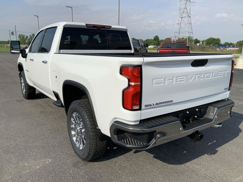 New 2026 Chevrolet Silverado 3500 LTZ w/ LTZ Premium Package AWD/4WD image 8
