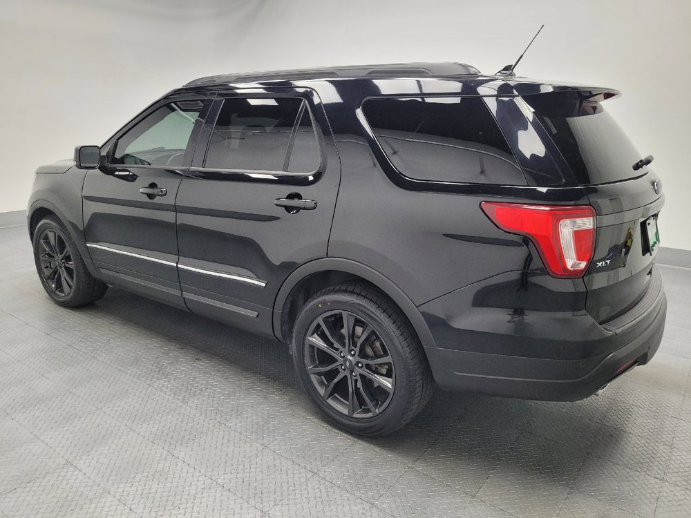 Used 2018 Ford Explorer XLT w/ Equipment Group 202A FWD image 3