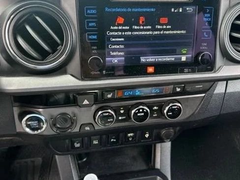 Used 2016 Toyota Tacoma TRD Sport RWD image 4