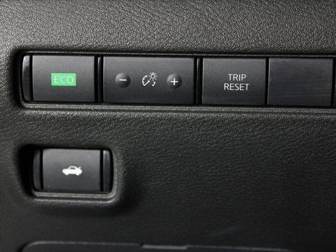 Certified 2024 Nissan Sentra SV image 20