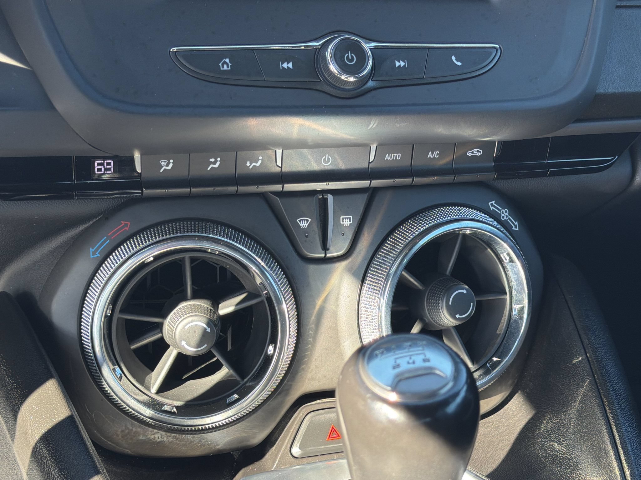 Used 2016 Chevrolet Camaro LT RWD image 5