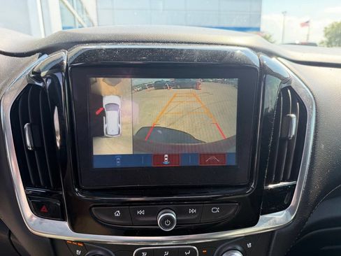 Used 2019 Chevrolet Traverse Premier w/ Driver Confidence II Package FWD image 10