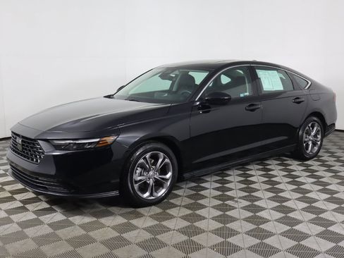 Used 2023 Honda Accord EX image 7