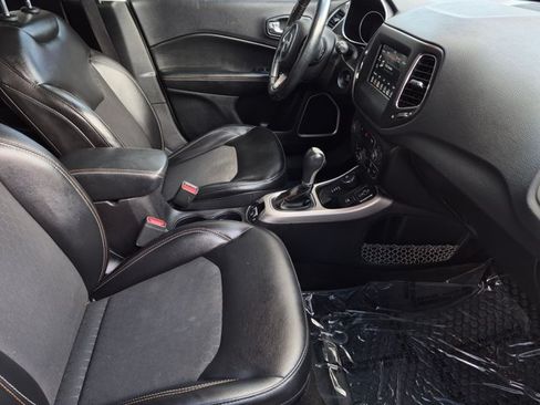 Used 2018 Jeep Compass Latitude w/ Popular Equipment Group AWD/4WD image 19