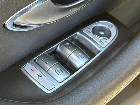 Used 2023 Mercedes-Benz E 350 4MATIC Sedan image 10