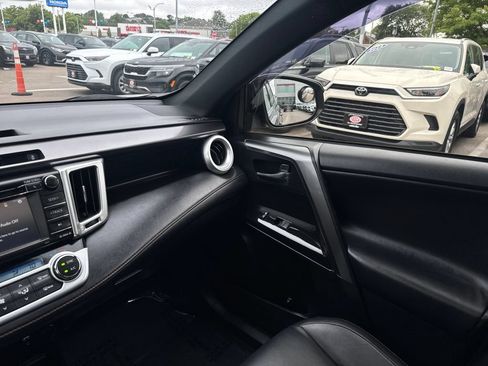 Used 2016 Toyota RAV4 SE AWD/4WD image 30