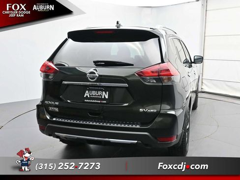Used 2018 Nissan Rogue SV AWD/4WD image 4