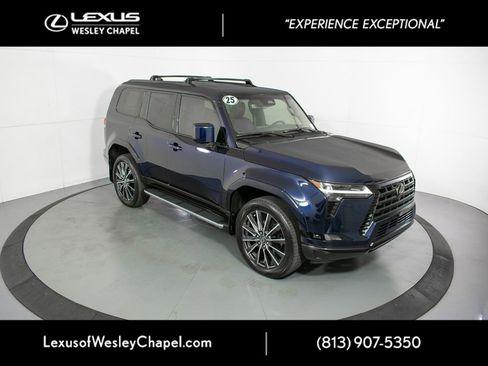 Used 2025 Lexus GX 550 w/ Accessory Package (Z1) image 2