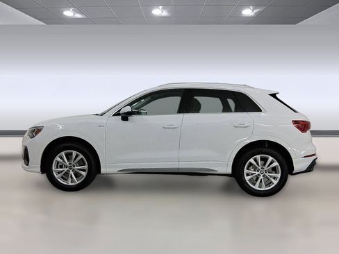 Certified 2025 Audi Q3 2.0T Premium w/ Convenience Package AWD/4WD image 2