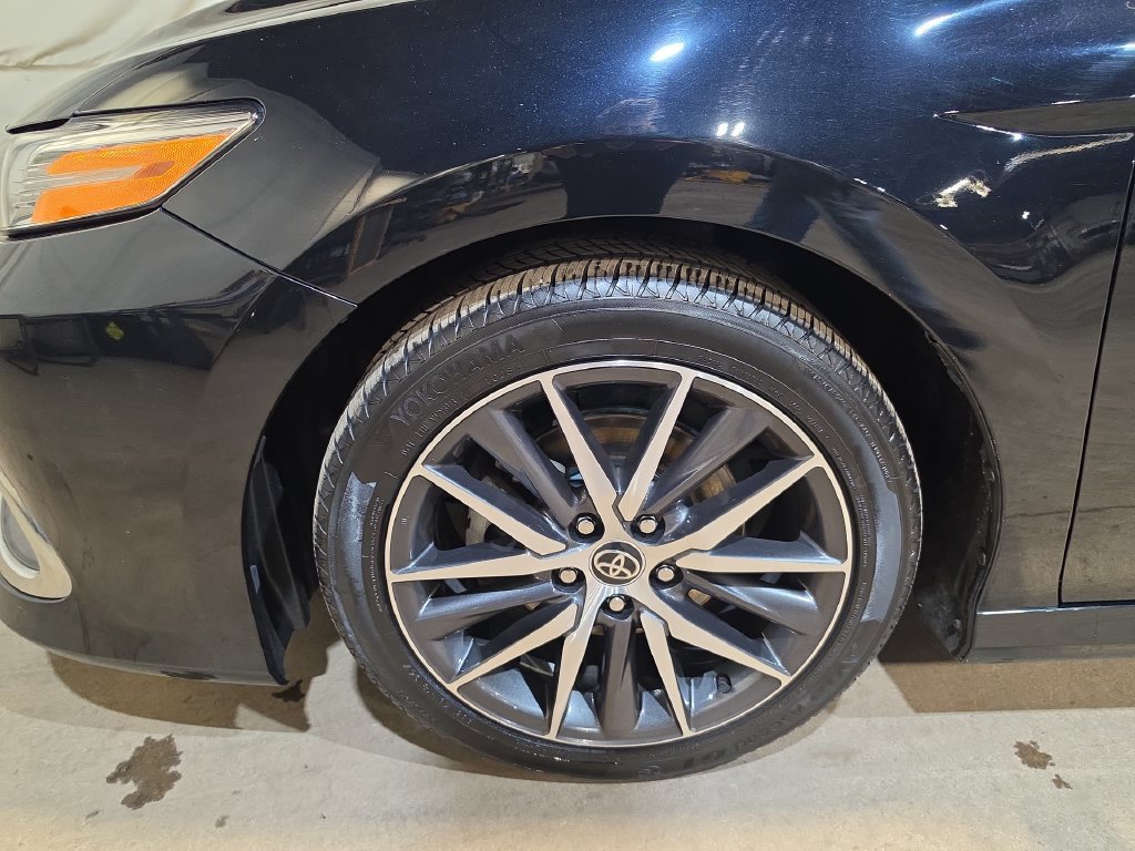 Used 2022 Toyota Camry XLE FWD image 18