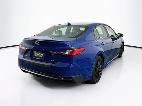 Used 2025 Toyota Camry SE FWD image 9