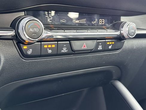 Used 2022 MAZDA MAZDA3 s image 32