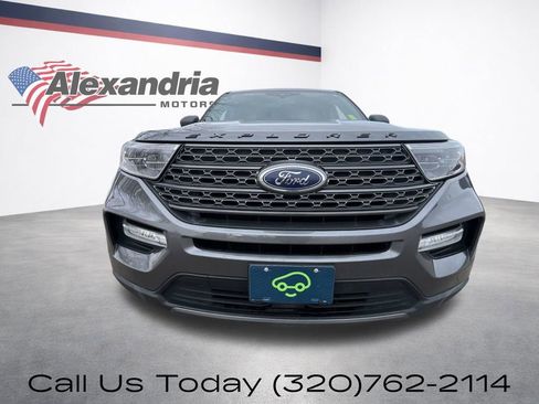 Used 2021 Ford Explorer XLT w/ Equipment Group 202A image 9