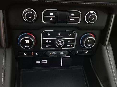 Used 2024 Chevrolet Tahoe Z71 w/ Off-Road Capability Package image 35