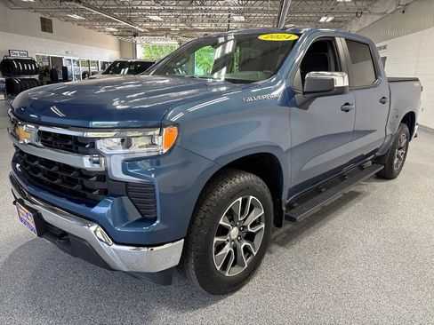 Used 2024 Chevrolet Silverado 1500 LT AWD/4WD image 3