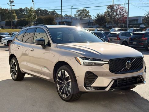 Used 2026 Volvo XC60 B5 Plus w/ Protection Package Premier AWD/4WD image 7