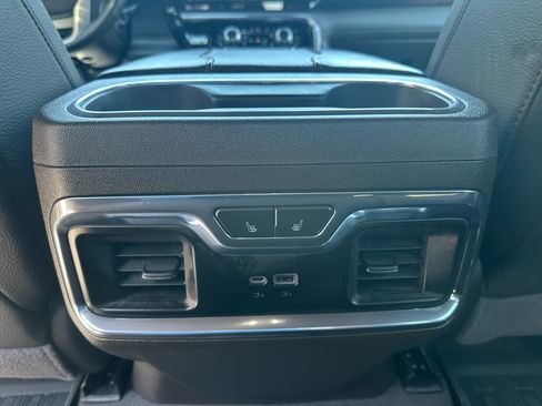 Used 2024 GMC Sierra 3500 Denali image 25