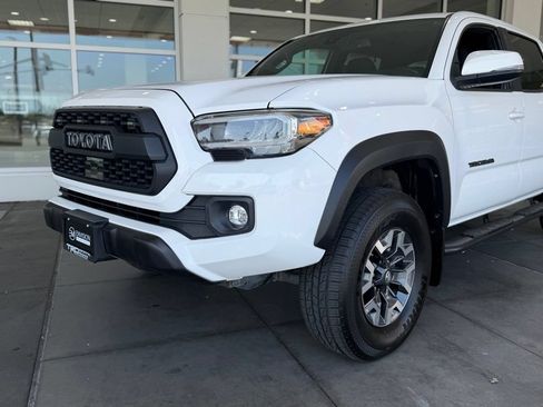 Certified 2023 Toyota Tacoma TRD Off-Road AWD/4WD image 3