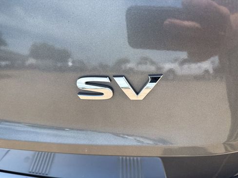 Used 2023 Nissan Rogue SV image 9