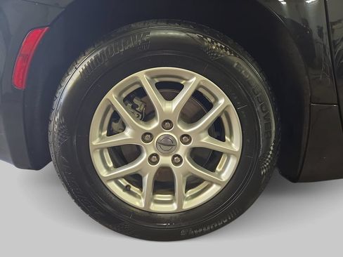 Used 2024 Chrysler Pacifica Touring-L FWD image 35