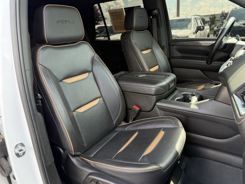 Used 2023 GMC Yukon AT4 w/ AT4 Premium Package AWD/4WD image 37