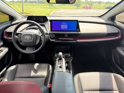 Used 2024 Toyota Prius Prime FWD image 18