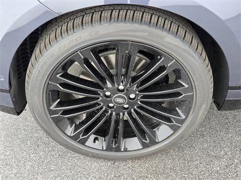 New 2026 Land Rover Range Rover Velar Dynamic SE image 9