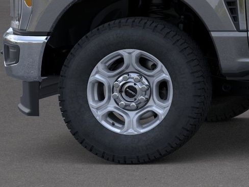 New 2026 Ford F250 XLT w/ FX4 Off-Road Package AWD/4WD image 19