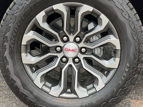 New 2026 GMC Canyon Denali AWD/4WD image 11