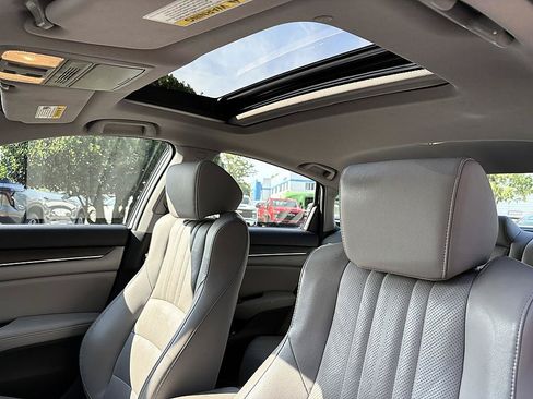 Used 2018 Honda Accord EX-L image 16