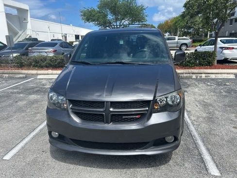 Used 2018 Dodge Grand Caravan GT image 2