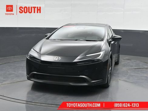 Used 2025 Toyota Prius LE AWD/4WD image 5