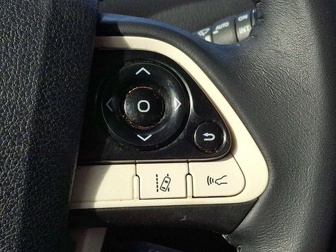 Used 2018 Toyota Prius Four Touring image 16