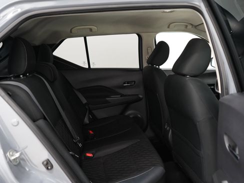 Used 2021 Nissan Kicks SV FWD image 12