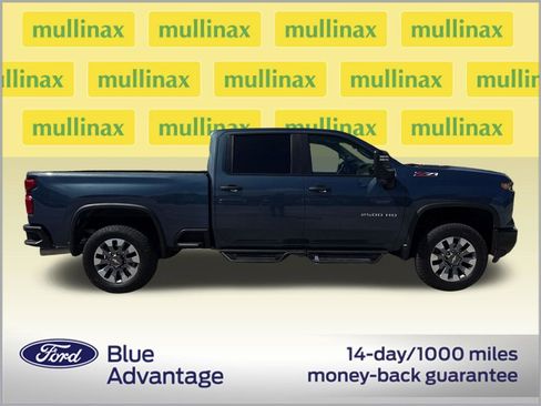 Used 2025 Chevrolet Silverado 2500 Custom w/ Custom Value Package image 2