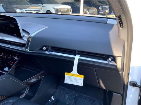 New 2026 Cadillac Vistiq Sport image 33