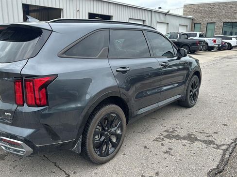 Used 2023 Kia Sorento SX AWD/4WD image 3