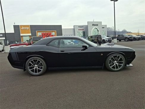Used 2016 Dodge Challenger R/T Scat Pack image 11
