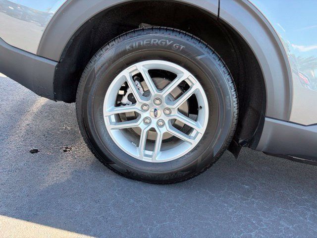 Used 2025 Ford Explorer Active w/ Active Comfort Package RWD image 7