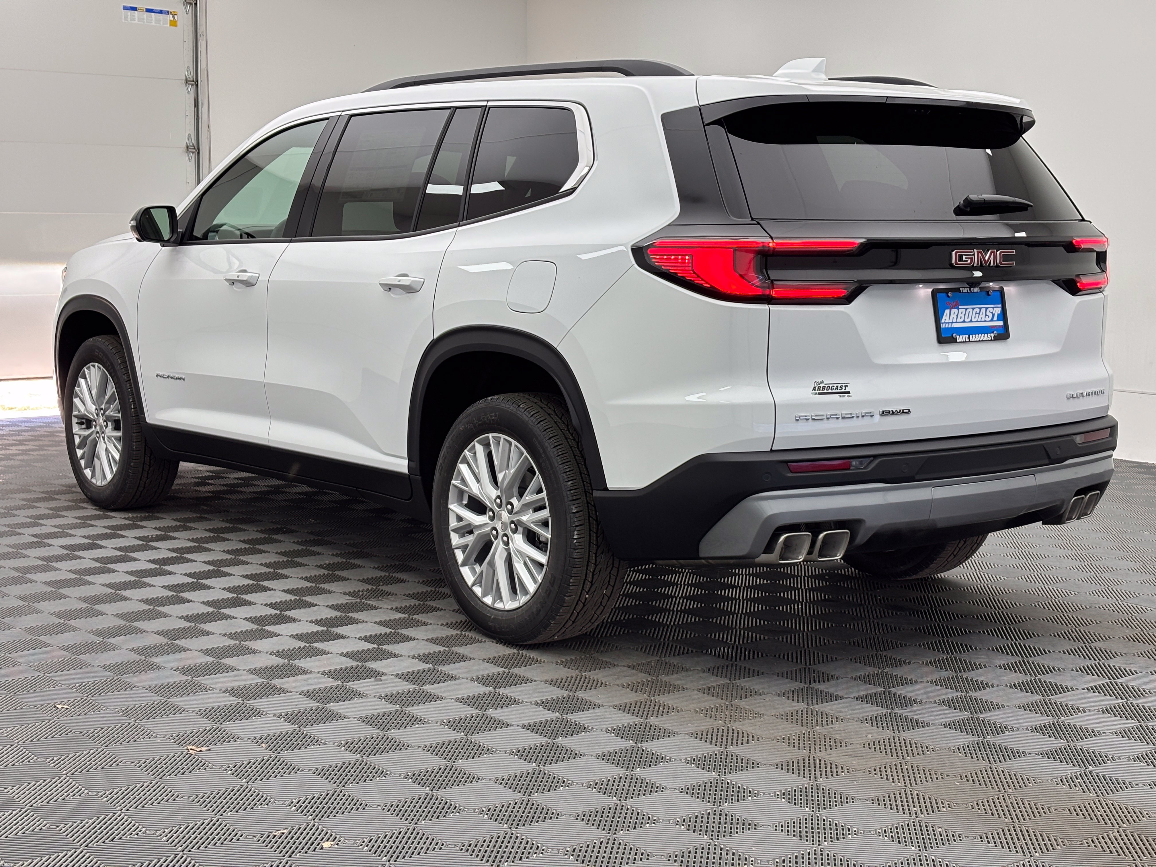 New 2027 GMC Acadia Elevation w/ Elevation Premium Package AWD/4WD image 15
