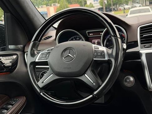 Used 2016 Mercedes-Benz GL 550 4MATIC image 29