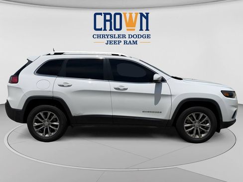 Used 2021 Jeep Cherokee Latitude Plus w/ Sun & Sound Group AWD/4WD image 2