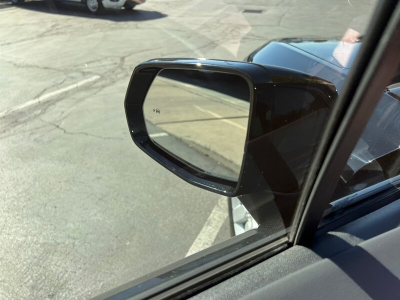 Used 2025 Honda Prologue Eco image 23