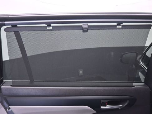 Used 2023 Toyota Highlander XLE FWD image 34