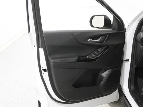 Certified 2025 Chevrolet Equinox LT image 4